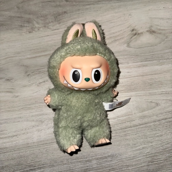 Green Labubu - Picture 2 of 8